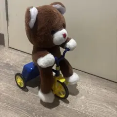 クマのぬいぐるみ 三輪車