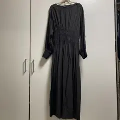 《ZARA》黒ワンピース