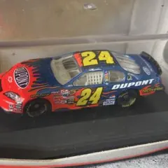 ”NASCAR　ジェフゴードン　ラグ　絨毯　カーペット　アメリカ製　usa製 ジェフ・ゴードンのフレイムスのペイントスキームの方が、レインボーの
