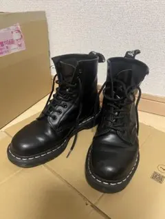 ドクターマーチン 8ホール ブラック UK6 美品 定番ブーツ（白ステッチ）