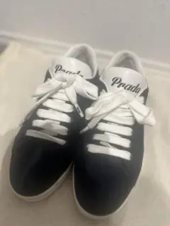PRADA スニーカー ブラック ホワイトのサムネイル
