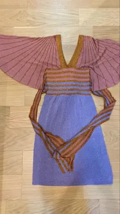 ラメ　ワンピース フレアスリーブ
