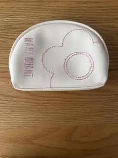 マリークヮント　ピンクステッチデイジーラウンドポーチ