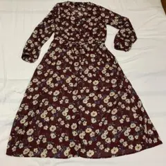 BLISS POINTブリスポイント　花柄エンジ×白色長袖マキシ丈ワンピガウンFのサムネイル