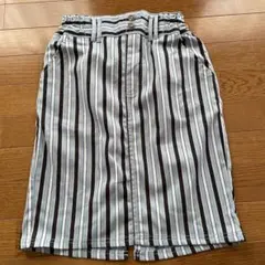 ストラップタイトスカートのサムネイル