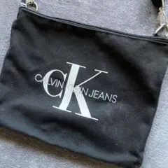 CALVIN KLEIN JEANS POUCH BOOK ／ サコッシュ