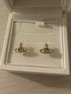 ゴールド スタッドピアス