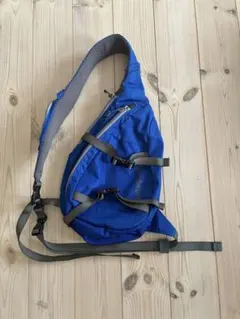 Patagonia アトムスリング ショルダーバッグ