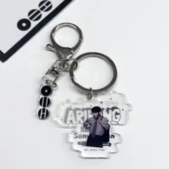 BTS バンタン ARIRANG アリラン アクリルキーホルダー V テテのサムネイル