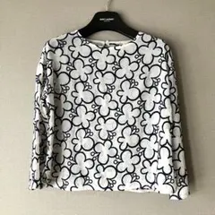 【美品】peu pres プープレ ノアール 蝶々刺繍 ブラウスのサムネイル