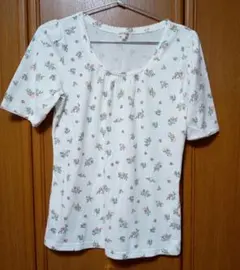 【値引き】レディース半袖Tシャツ花柄のサムネイル