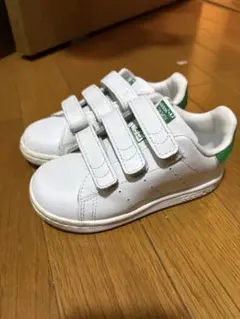adidas Stan Smith キッズスニーカー