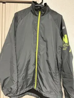 アシックス ウィンドブレーカー