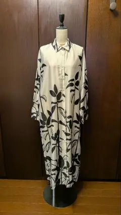 ZARA　花柄 長袖シャツワンピース ホワイト&黒花柄