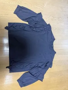 フリル付きダークグレー長袖トップスのサムネイル