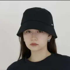 Tina jojun ブラック バケットハット ロゴ付き