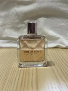 GIVENCHY IRRESISTIBLE オーデパルファム 50mlのサムネイル