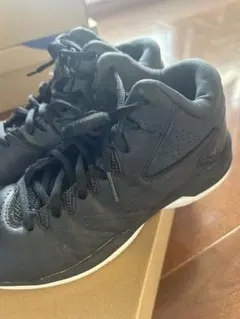 値下バスケットボールシューズ ブラック ハイカット　22.5