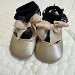 ゴールド リボン付き ベビーシューズ