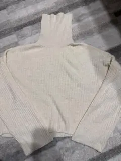 H&M アイボリー タートルネック セーター M