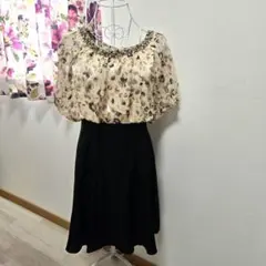 未使用【グレースコンチネンタル】小花可愛いワンピース