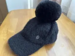 DESCENTE GOLF ポンポン付きキャップ 黒