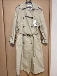 ZARA 刺繍入りトレンチコート ベージュ