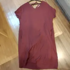 バーガンディ Vネック カットソー　ワンピース　半袖