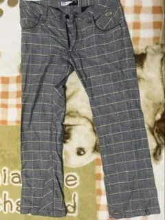 冬用OAKLEYゴルフパンツ　グレーとイエローのチェックパンツ