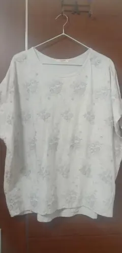 studio CLIP 花柄刺繍 半袖カットソー Fサイズのサムネイル