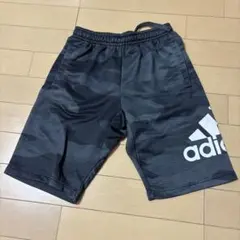 adidas 迷彩柄 ハーフパンツ　黒ネイビー140cm