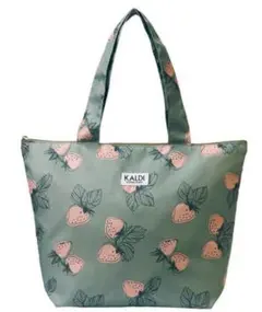 カルディ　いちごトートバッグ　トラベルポーチ