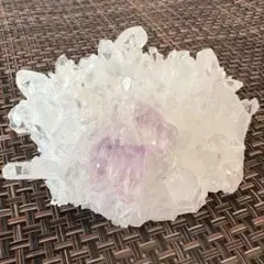 アメジスト共生水晶クラスター　約65x84x51mm