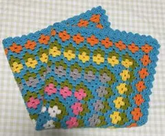 手編み　グラニースクエアのマルチカバー　ブランケット　ひざ掛け