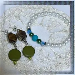 《s03》和へのこだわり・グリーンウッドビーズのピアスとブレスレットのセット