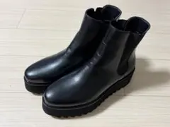 【LOVEHUNTER】厚底シャークソールサイドゴアブーツ　未使用品 最終値下げのサムネイル