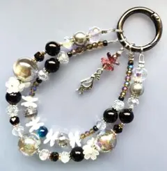 ハンドメイド ビーズキーホルダー チャーム ブラック系　 ココペリ
