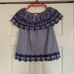 アースミュージックアンドエコロジー ブラウス ノースリーブ トップス 刺繍フリル