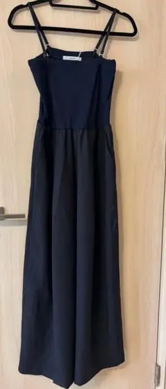 新品未使用タグ付きTorrazzo Donna ベアトップオールインワンネイビー