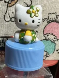 サンリオ　ハローキティ ペットボトルキャップ　 2002年製　小さめです。