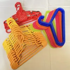 子供用 ハンガー まとめ売り 31本　カラフル　ベビーハンガー