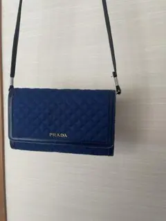 PRADA ネイビー 濃い青キルティングお財布ショルダーバッグ