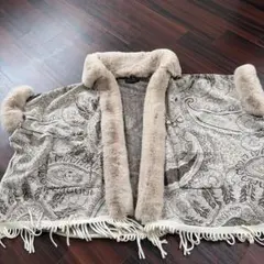 超美品LAPINE BLANCHE ファー付きポンチョ