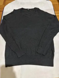 vネックセーター