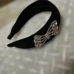 値下げ❗️リボン付きデザインカチューシャ