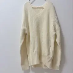 美品★アイボリー 【フリー】　Vネック 長袖ニットセーター　お出かけ　大人女子