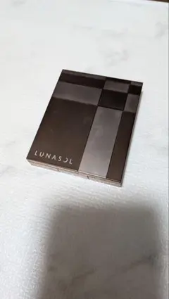 LUNASOL アイシャドウパレット 02 Soft Beige