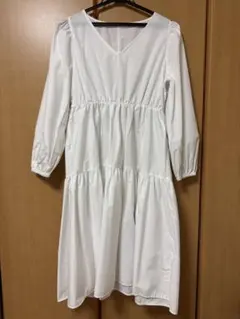 GU ジーユー　ロングワンピース　ワンピース　白