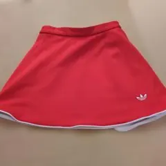 adidas レディース ゴルフスカート レッド　ホワイト