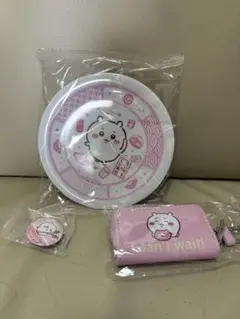 ちいかわ　くら寿司　お皿&缶バッジ&キーケース　3点セット